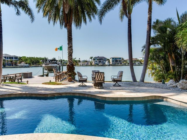 31 N PINE CIRCLE, Belleair, FL 33756