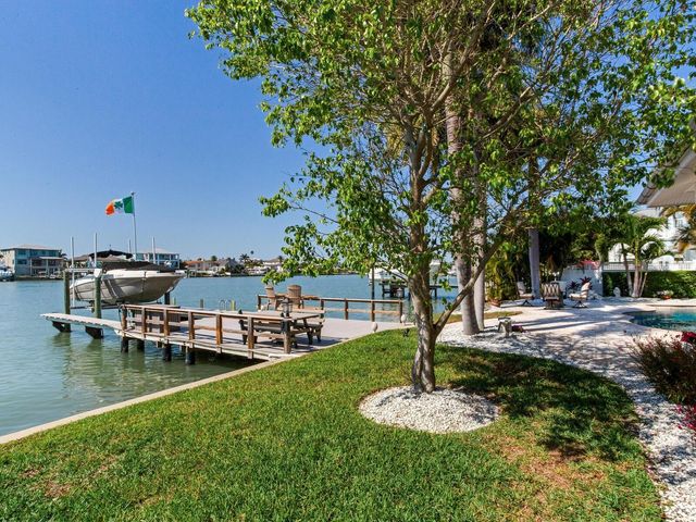 31 N PINE CIRCLE, Belleair, FL 33756