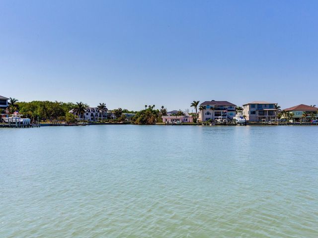 31 N PINE CIRCLE, Belleair, FL 33756