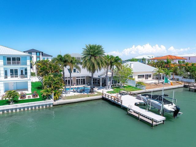 31 N PINE CIRCLE, Belleair, FL 33756