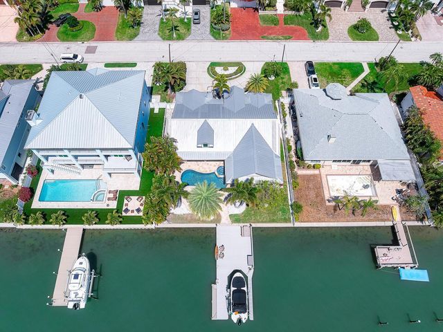 31 N PINE CIRCLE, Belleair, FL 33756
