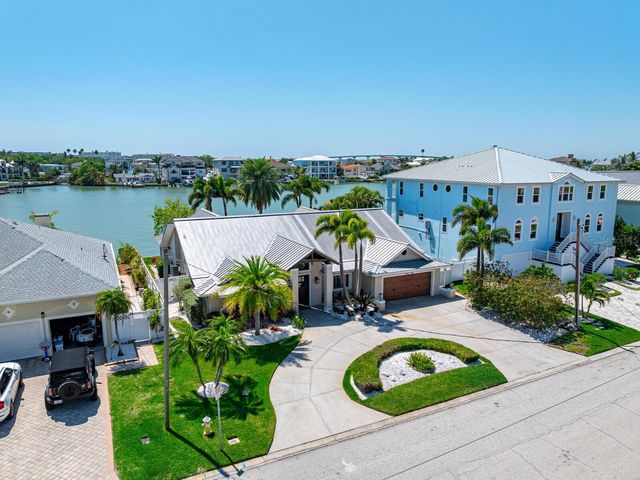 31 N PINE CIRCLE, Belleair, FL 33756