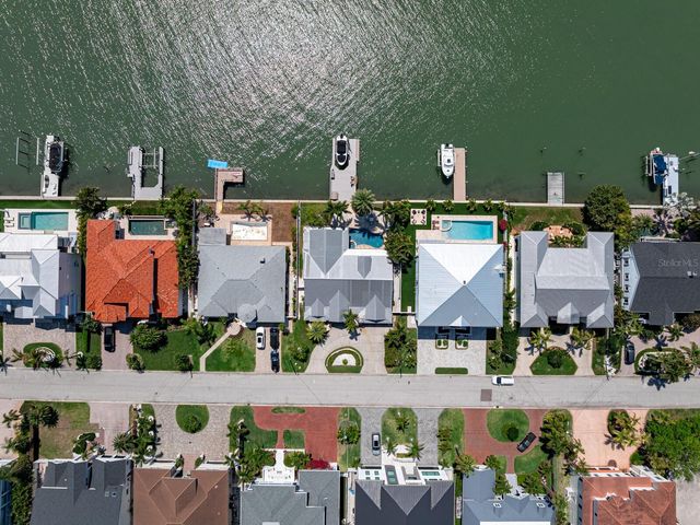31 N PINE CIRCLE, Belleair, FL 33756