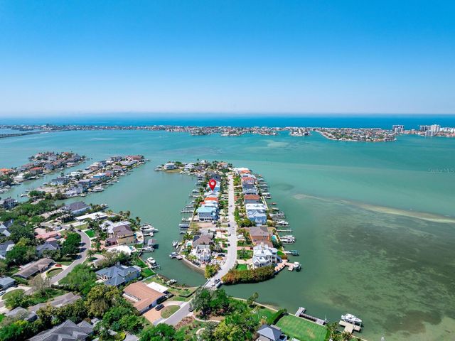 31 N PINE CIRCLE, Belleair, FL 33756