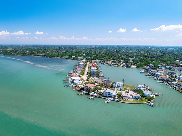 31 N PINE CIRCLE, Belleair, FL 33756