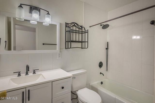 4960 GRAPELAND Drive, El Paso, TX 79924