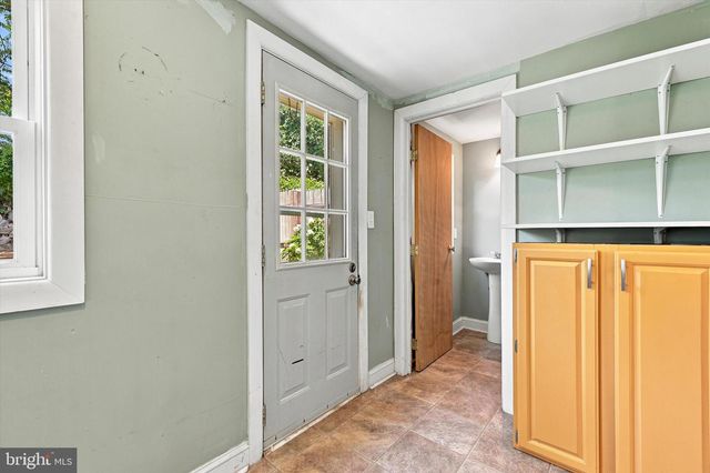 571 MARTIN ST, Philadelphia, PA 19128