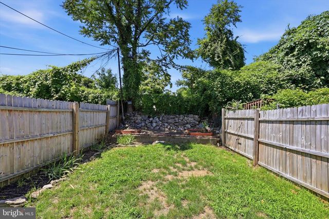 571 MARTIN ST, Philadelphia, PA 19128