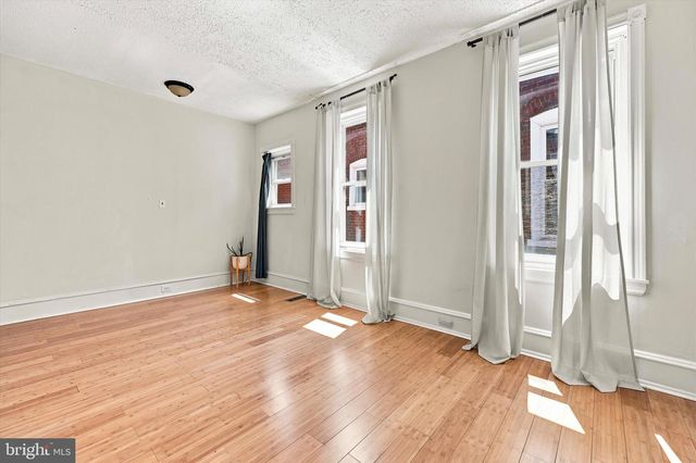 571 MARTIN ST, Philadelphia, PA 19128