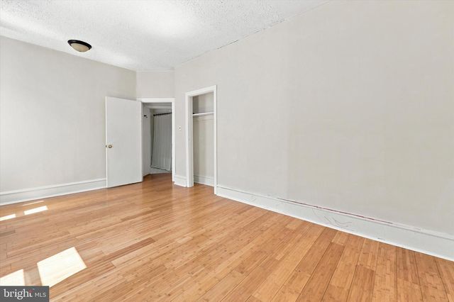 571 MARTIN ST, Philadelphia, PA 19128