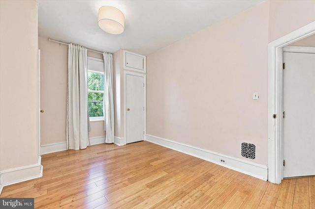 571 MARTIN ST, Philadelphia, PA 19128