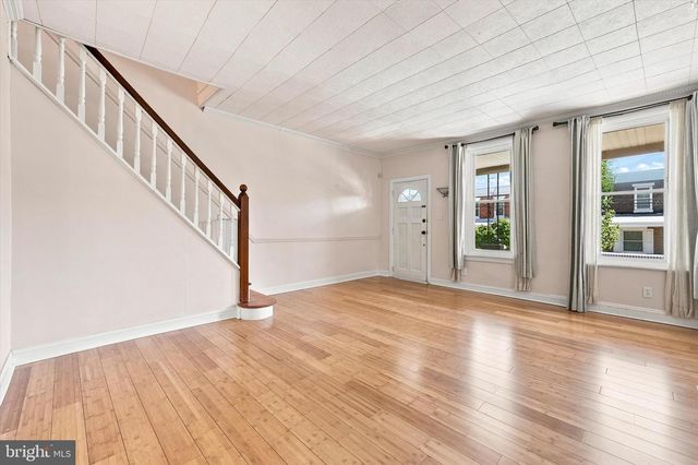 571 MARTIN ST, Philadelphia, PA 19128