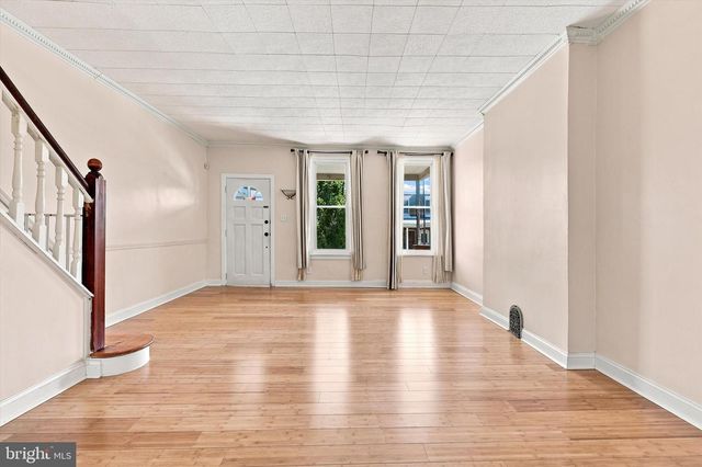 571 MARTIN ST, Philadelphia, PA 19128