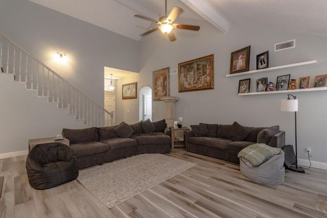 6257 N Capri Court, Fresno, CA 93711