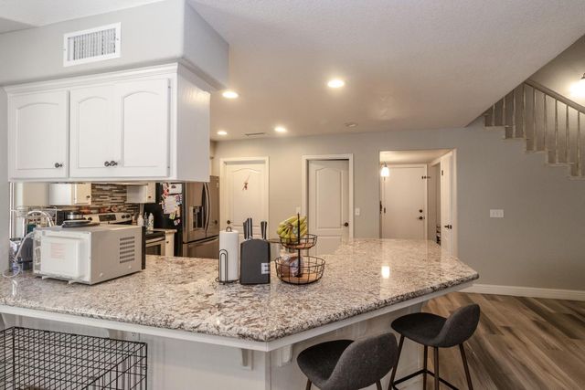 6257 N Capri Court, Fresno, CA 93711