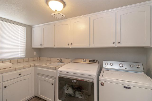 6257 N Capri Court, Fresno, CA 93711