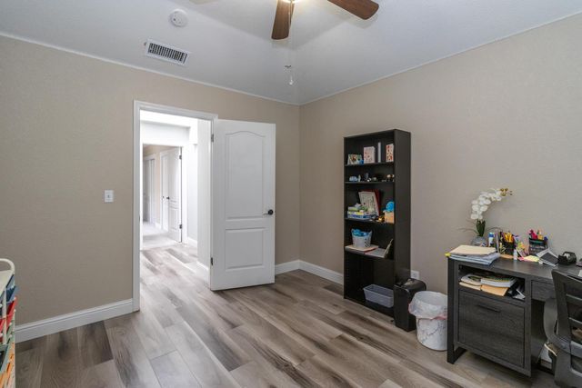 6257 N Capri Court, Fresno, CA 93711