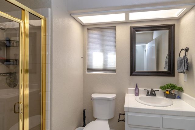6257 N Capri Court, Fresno, CA 93711