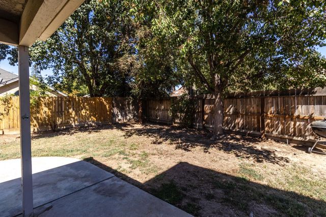 6257 N Capri Court, Fresno, CA 93711