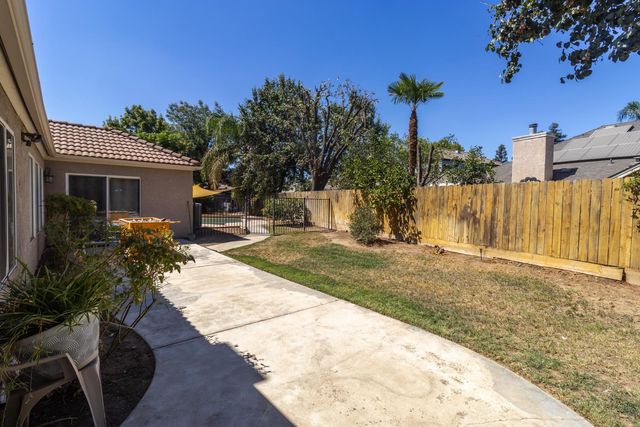 6257 N Capri Court, Fresno, CA 93711