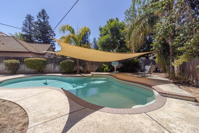 6257 N Capri Court, Fresno, CA 93711