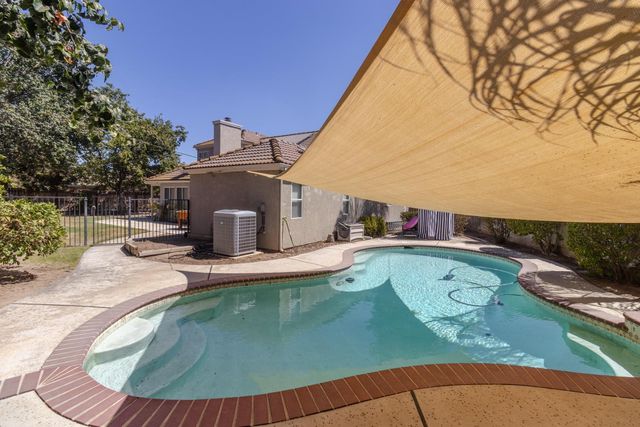 6257 N Capri Court, Fresno, CA 93711