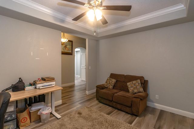 6257 N Capri Court, Fresno, CA 93711