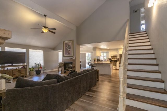 6257 N Capri Court, Fresno, CA 93711