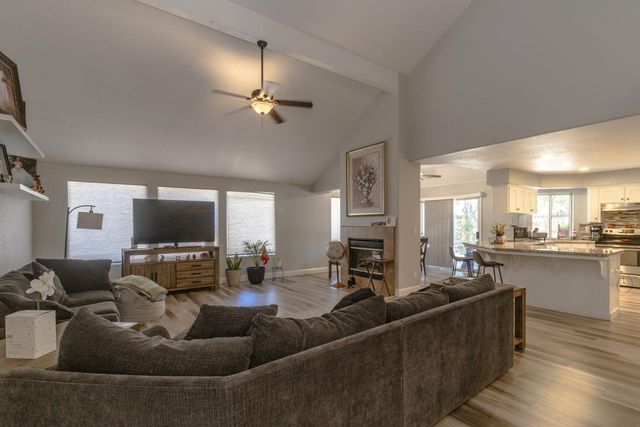 6257 N Capri Court, Fresno, CA 93711