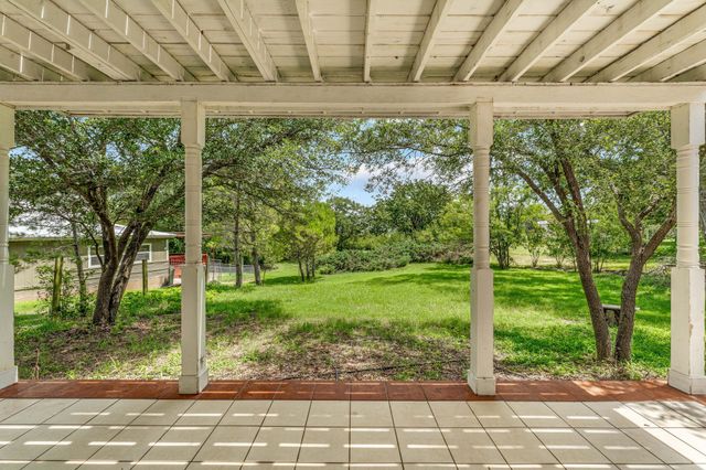 216 Broken Arrow, Comanche, TX 76442