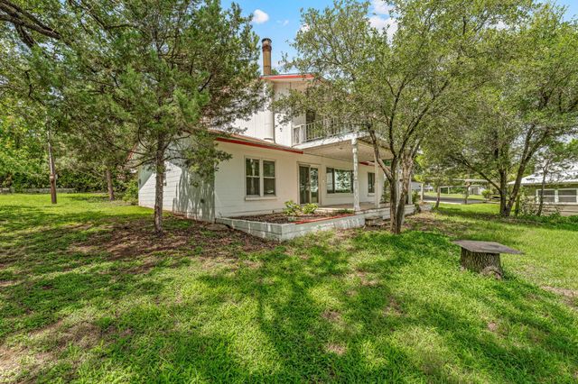 216 Broken Arrow, Comanche, TX 76442