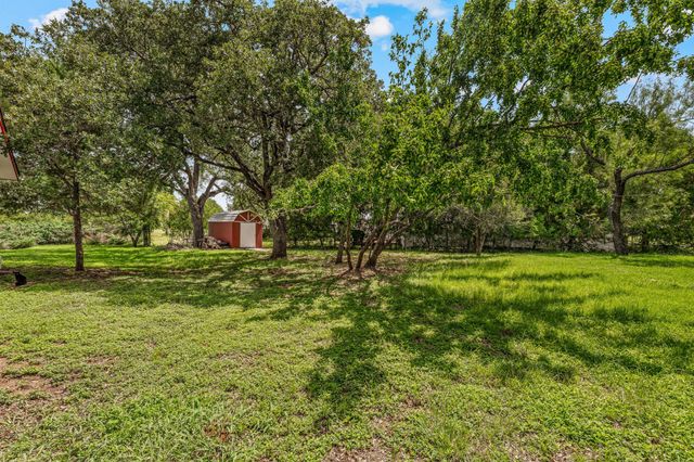 216 Broken Arrow, Comanche, TX 76442