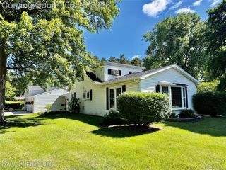 2930 W Water Street, Port Huron, MI 48060
