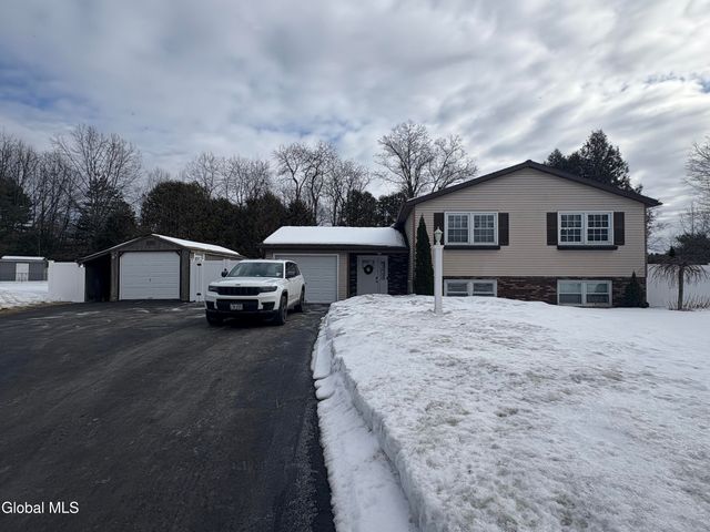 6 Stuyvesant Court, Milton, NY 12020