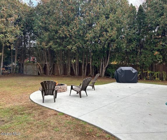 6 Stuyvesant Court, Milton, NY 12020