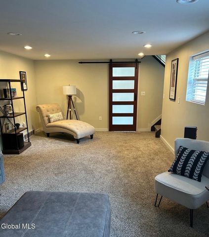 6 Stuyvesant Court, Milton, NY 12020