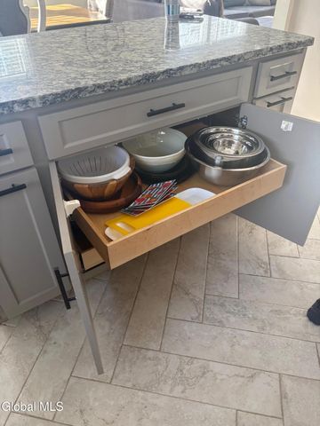 6 Stuyvesant Court, Milton, NY 12020