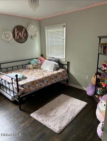 6 Stuyvesant Court, Milton, NY 12020