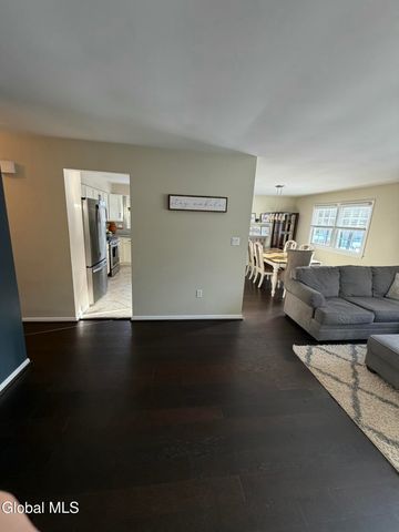 6 Stuyvesant Court, Milton, NY 12020