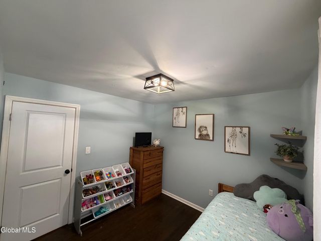 6 Stuyvesant Court, Milton, NY 12020