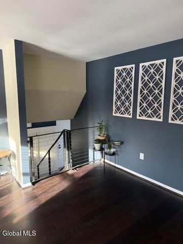 6 Stuyvesant Court, Milton, NY 12020