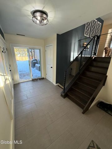 6 Stuyvesant Court, Milton, NY 12020