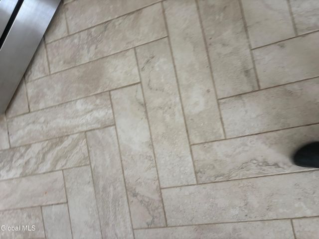 6 Stuyvesant Court, Milton, NY 12020