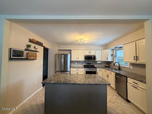 6 Stuyvesant Court, Milton, NY 12020