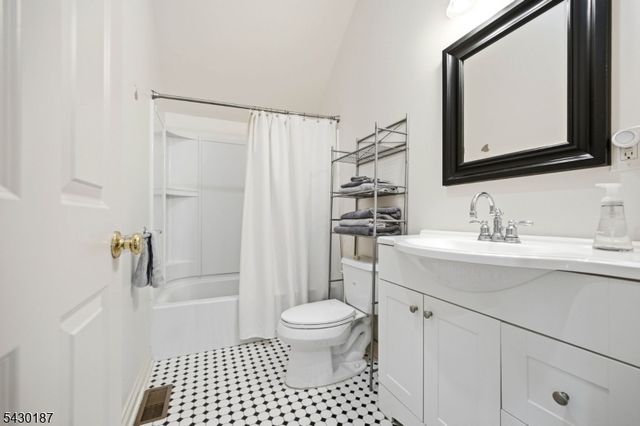 21 Franklin Pl, Morristown Town, NJ 07960