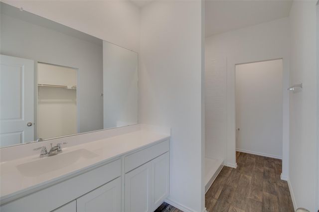 594 Arnold-A LOOP, Uhland, TX 78640