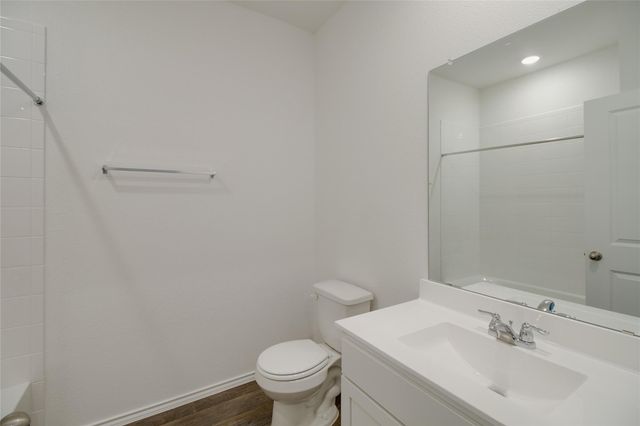 594 Arnold-A LOOP, Uhland, TX 78640