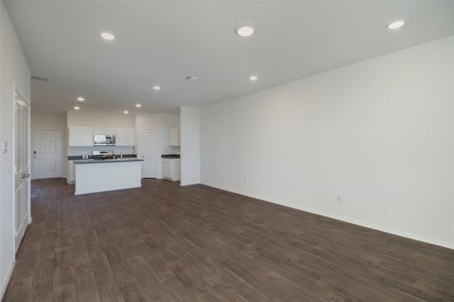 594 Arnold-A LOOP, Uhland, TX 78640