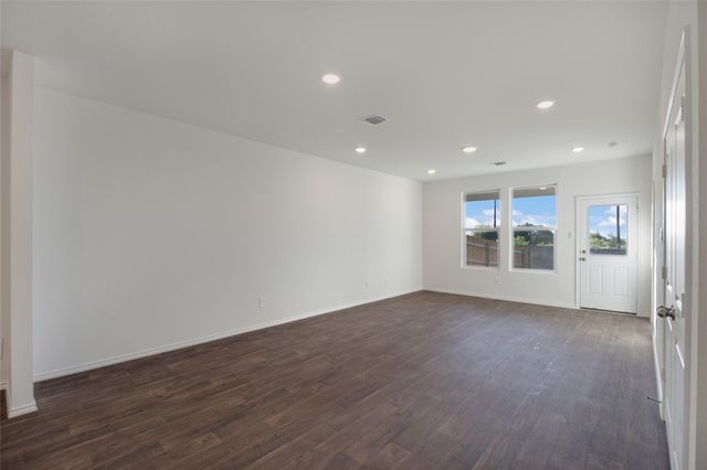 594 Arnold-A LOOP, Uhland, TX 78640