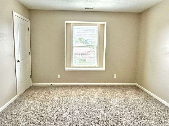 5263 Brooks Bend, Greenwood, IN 46143